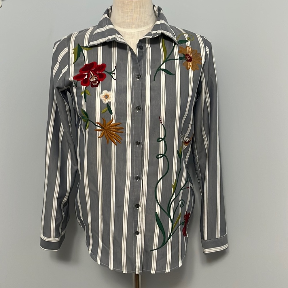 Saloon Women’s Long Sleeve Button Down Embroidered Collard Shirt